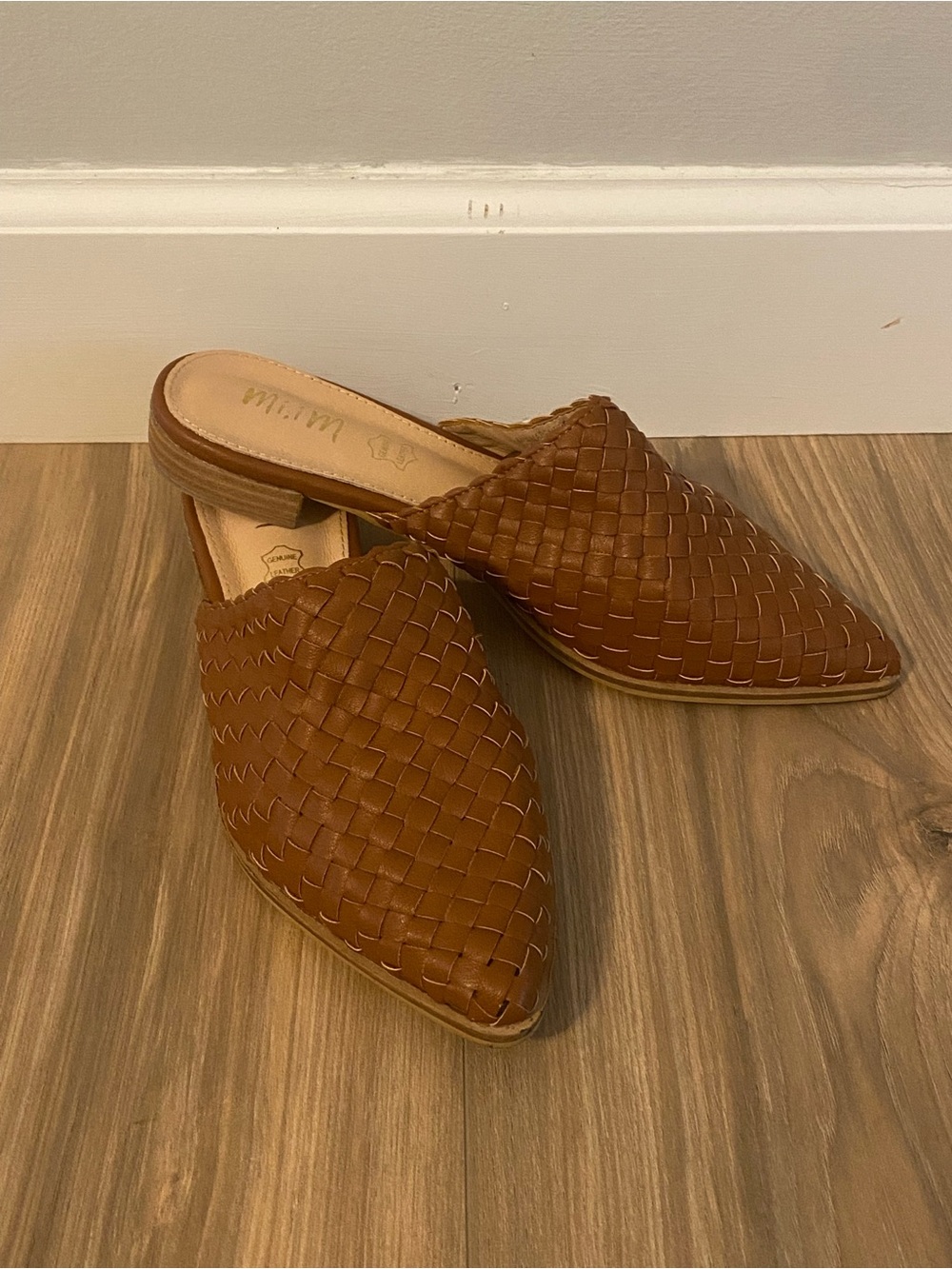 Mi.iM ladies 7.5 leather mules MiiM slip on tan shoes